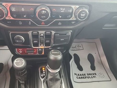 Used 2024 Jeep Gladiator Sport AWD/4WD image 15