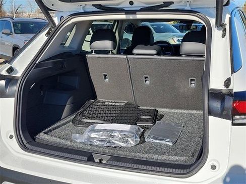 New 2026 Volkswagen Tiguan SE image 6