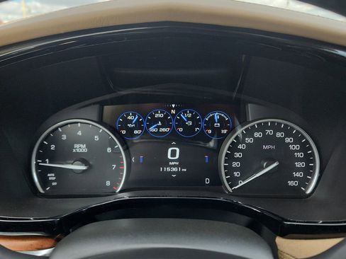 Used 2017 Cadillac XT5 Platinum image 9