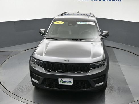 Used 2023 Jeep Grand Cherokee Altitude AWD/4WD image 29