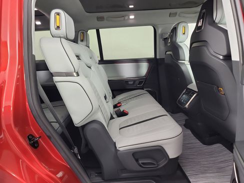 Used 2023 Rivian R1S Launch Edition image 23