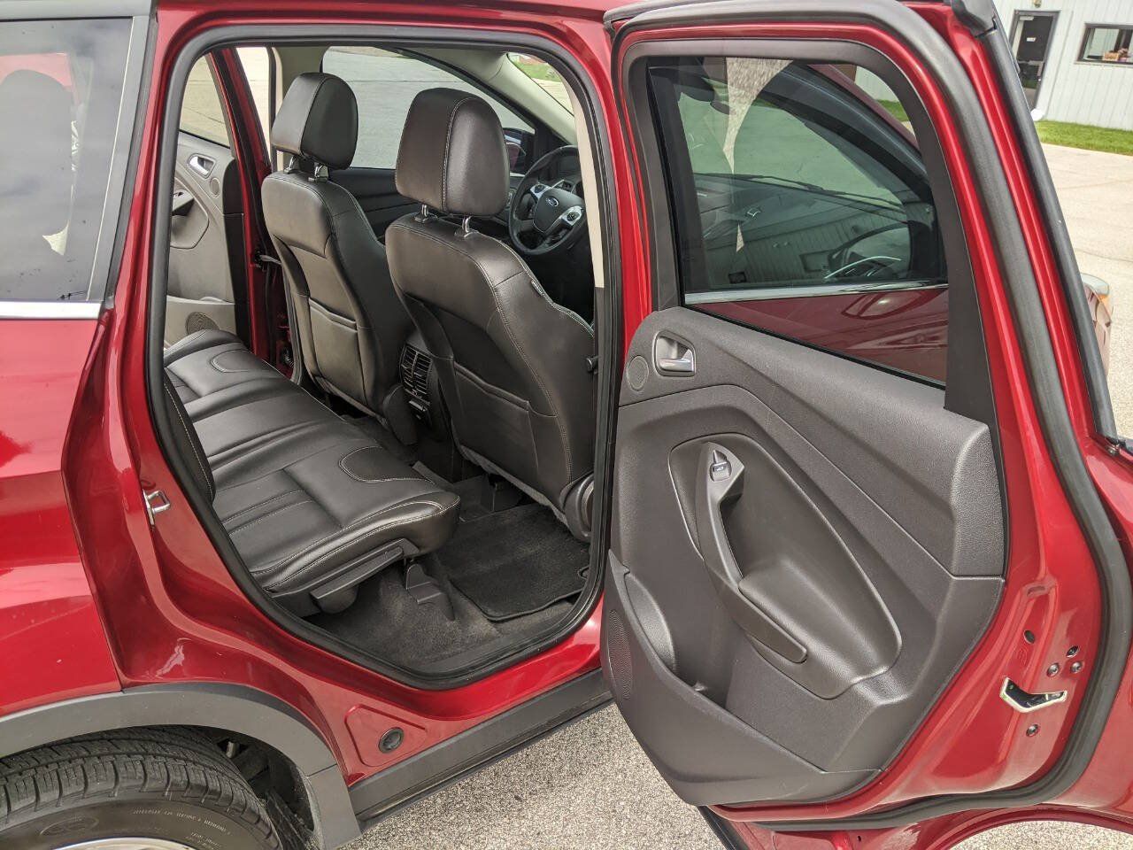 Used 2013 Ford Escape Titanium w/ Parking Technology Pkg AWD/4WD image 15