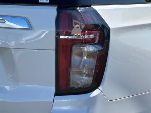 Used 2022 Chevrolet Suburban Premier AWD/4WD image 47