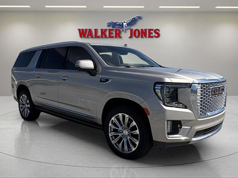 Used 2022 GMC Yukon XL Denali image 18