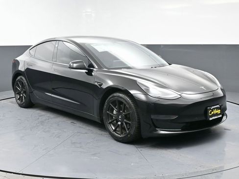 Used 2021 Tesla Model 3 Standard Range Plus image 2