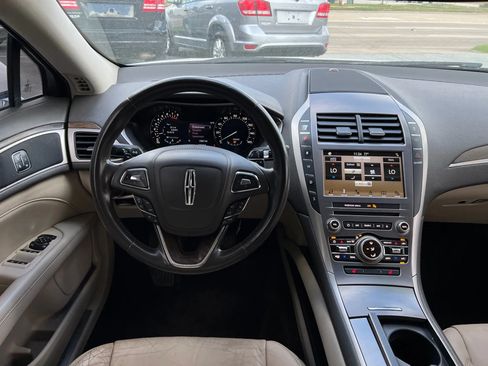 Used 2018 Lincoln MKZ Select w/ Select Plus Package FWD image 17