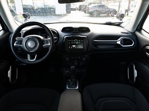 Used 2020 Jeep Renegade Latitude image 9