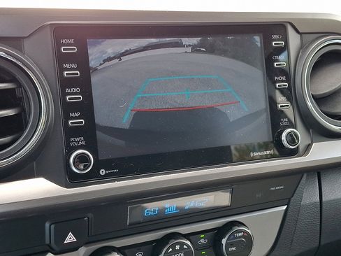 Certified 2022 Toyota Tacoma SR5 AWD/4WD image 18