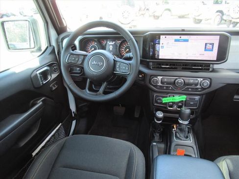 New 2025 Jeep Gladiator Sport image 13