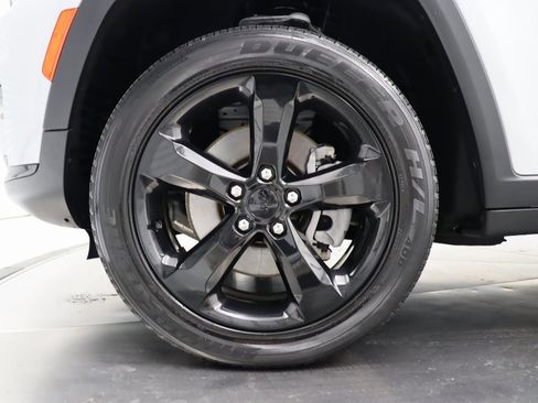 Used 2022 Jeep Grand Cherokee L Laredo image 43