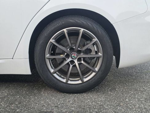Used 2018 Alfa Romeo Giulia RWD image 20