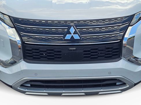 Used 2024 Mitsubishi Outlander SE Black Edition AWD/4WD image 3