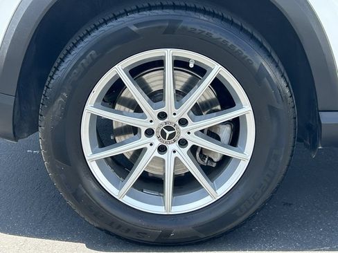 Used 2024 Mercedes-Benz GLE 450e 4MATIC image 9
