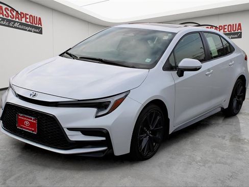 Certified 2024 Toyota Corolla SE image 1