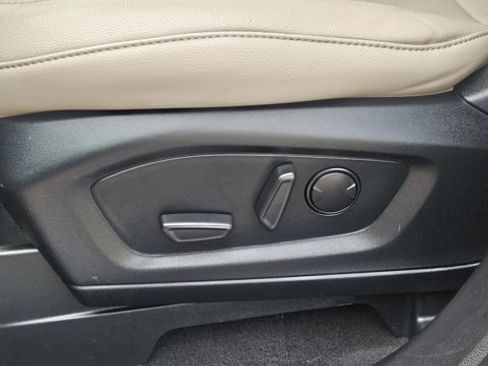 Certified 2023 Ford Explorer Limited image 12