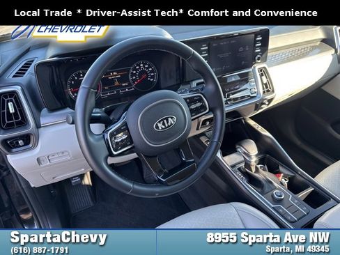 Used 2021 Kia Sorento S image 11
