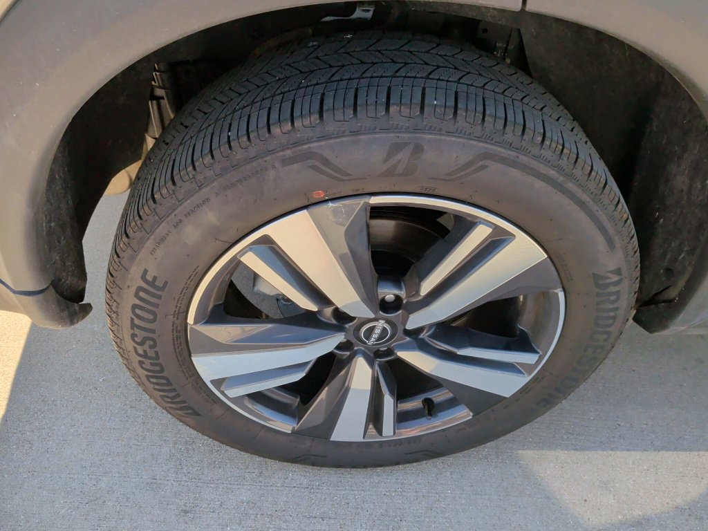 Used 2026 Nissan Rogue SL FWD image 12