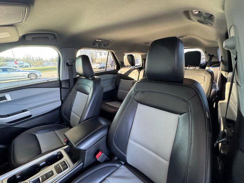 Used 2023 Ford Explorer XLT w/ Equipment Group 202A image 13