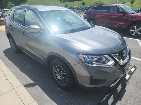 Used 2019 Nissan Rogue S AWD/4WD image 9