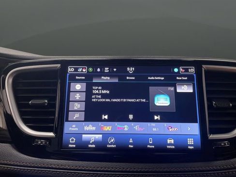 Used 2024 Chrysler Pacifica Pinnacle image 22