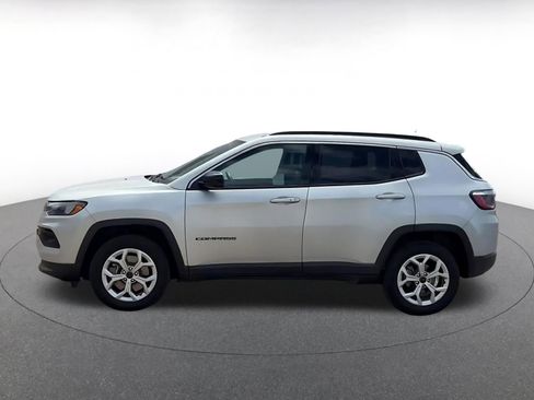 Used 2025 Jeep Compass Latitude image 10