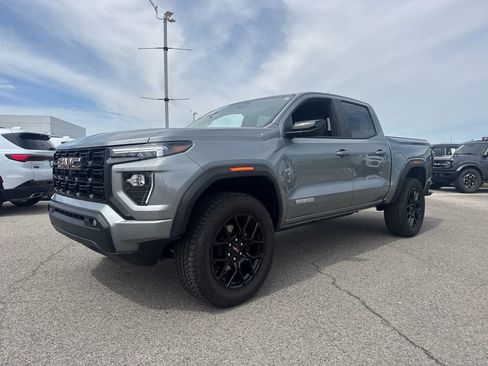 Used 2025 GMC Canyon Elevation w/ Convenience Package AWD/4WD image 2