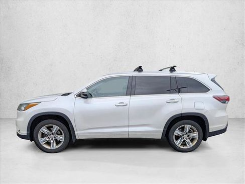 Used 2015 Toyota Highlander Limited Platinum AWD/4WD image 8