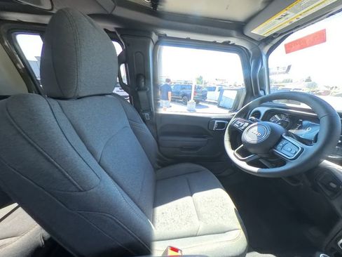 New 2025 Jeep Gladiator Sport AWD/4WD image 27