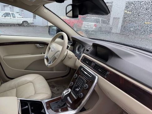 Used 2013 Volvo XC70 T6 AWD/4WD image 12