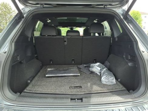 Used 2022 Volkswagen Tiguan SEL R-Line AWD/4WD image 10