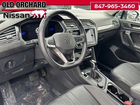 Used 2023 Volkswagen Tiguan SE AWD/4WD image 12
