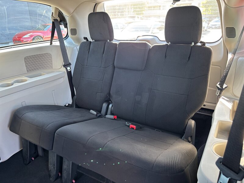 Used 2013 Dodge Grand Caravan American Value Package FWD image 10