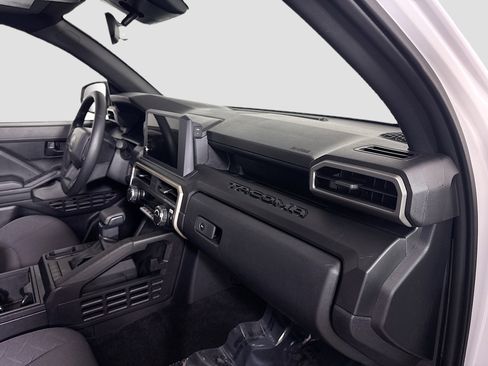 Used 2025 Toyota Tacoma SR image 26