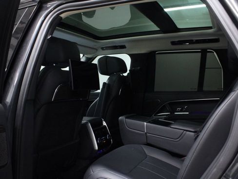Used 2024 Land Rover Range Rover Autobiography image 26