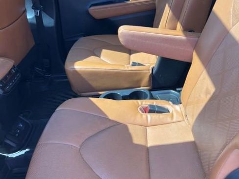 Used 2023 Toyota Highlander Platinum image 11