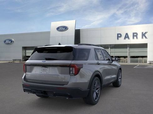 New 2026 Ford Explorer ST-Line w/ ST-Line Street Pack image 8