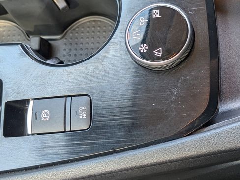 Certified 2025 Nissan Rogue SV AWD/4WD image 27