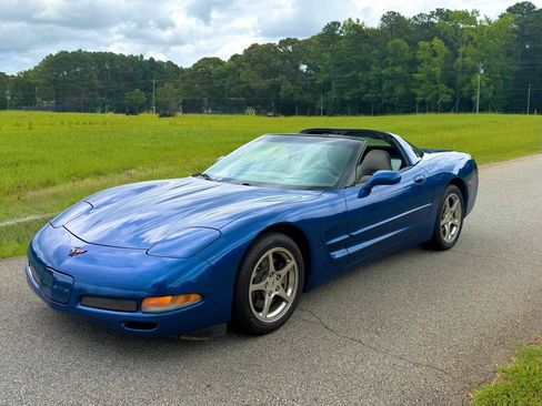 Used 2002 Chevrolet Corvette Coupe w/ Preferred Equipment Group2 RWD image 8