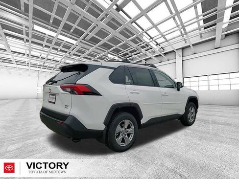 Used 2025 Toyota RAV4 XLE image 3