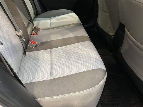 Used 2017 Toyota Corolla LE w/ Carpet Mat Package (TMS) FWD image 15