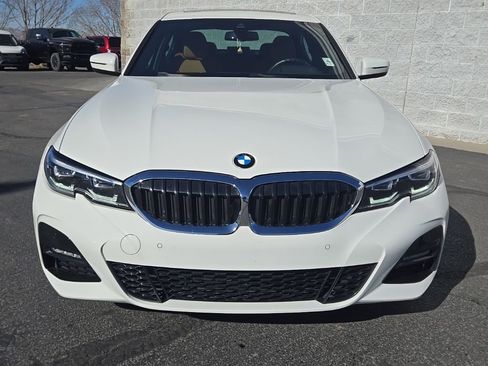 Used 2022 BMW 330i xDrive Sedan w/ M Sport Package image 9