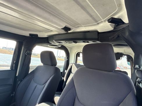 Used 2013 Jeep Wrangler Sport image 19