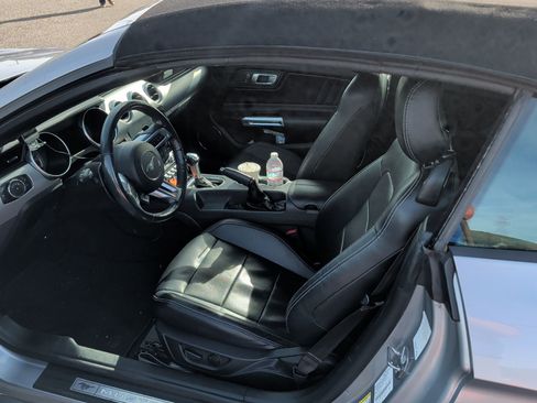 Used 2021 Ford Mustang Premium image 11