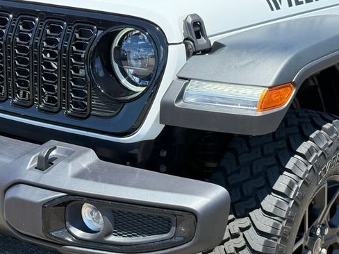 Used 2025 Jeep Wrangler Unlimited Sport AWD/4WD image 23