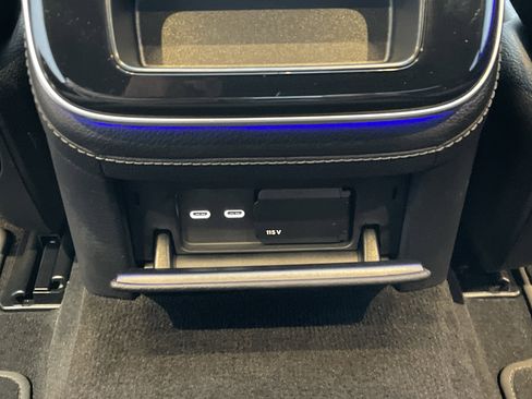 Certified 2022 Mercedes-Benz S 500 4MATIC w/ AMG Line Package image 39