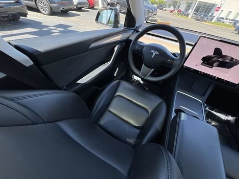 Used 2023 Tesla Model Y Long Range AWD/4WD image 4