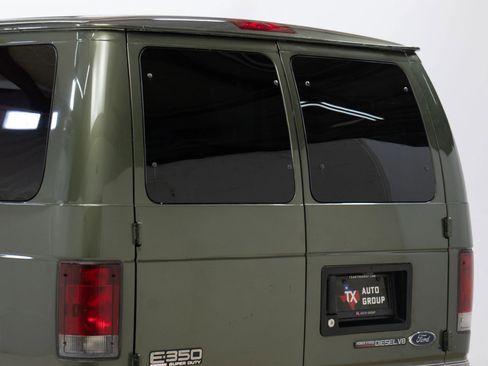 Used 2002 Ford E-350 and Econoline 350 Van image 15