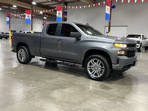 Used 2019 Chevrolet Silverado 1500 Custom w/ Custom Value Package image 7