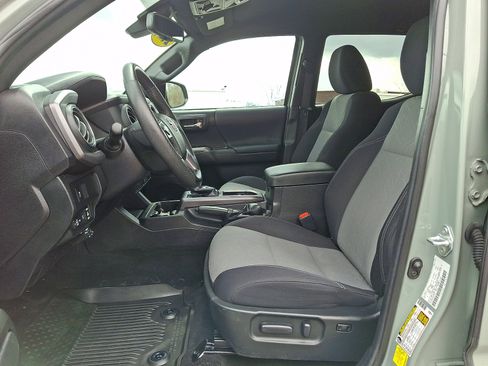 Used 2023 Toyota Tacoma TRD Off-Road image 12