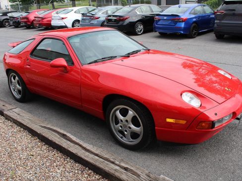Used 1995 Porsche 928 GTS RWD image 5